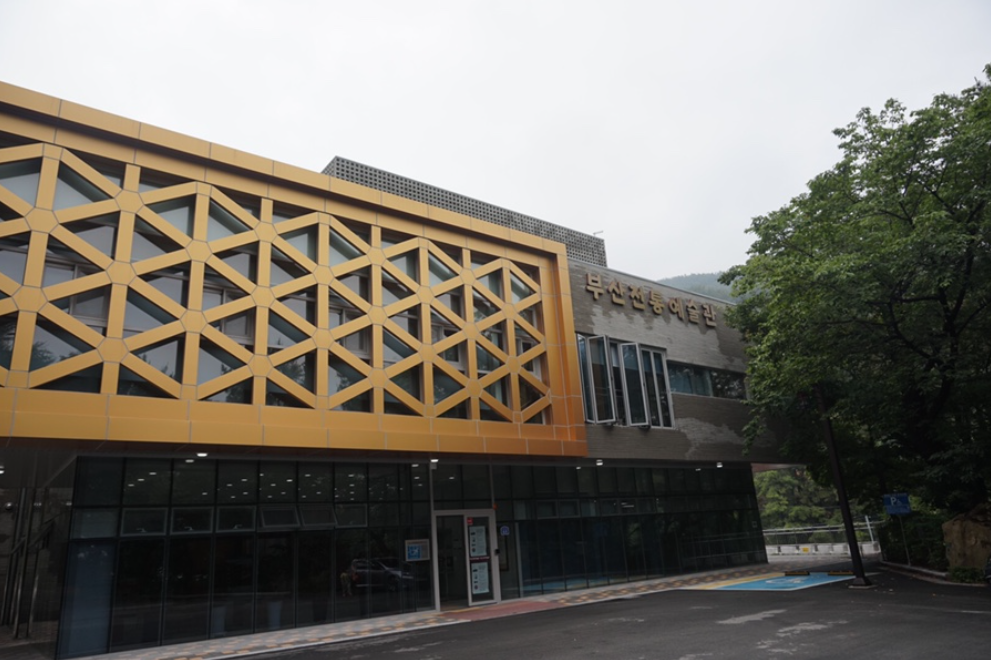 [Travel/Souvenir] What you must buy best 7 in Busan, Korea - picked by a Busanian