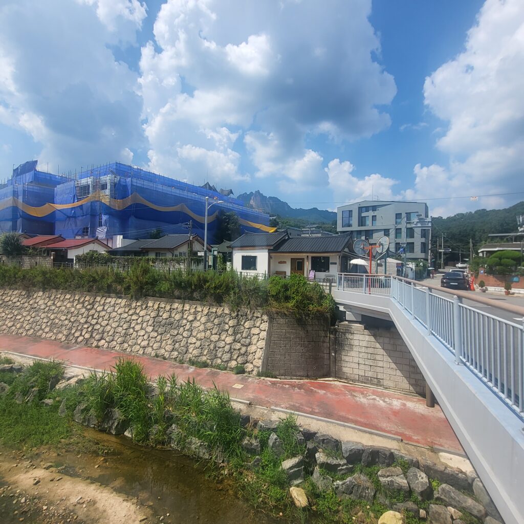 무수울 - 도봉산 근처 예쁜 카페 / 무수아취 글램핑 후 계곡 카페