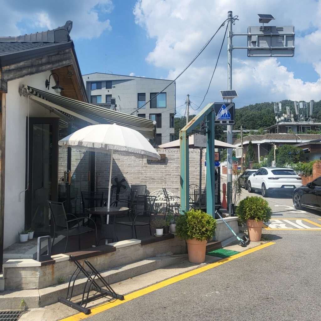 무수울 - 도봉산 근처 예쁜 카페 / 무수아취 글램핑 후 계곡 카페