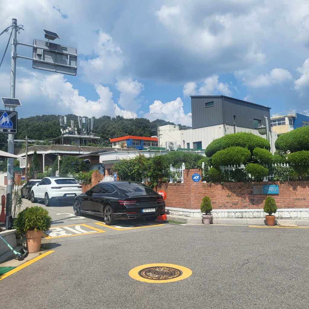 무수울 - 도봉산 근처 예쁜 카페 / 무수아취 글램핑 후 계곡 카페